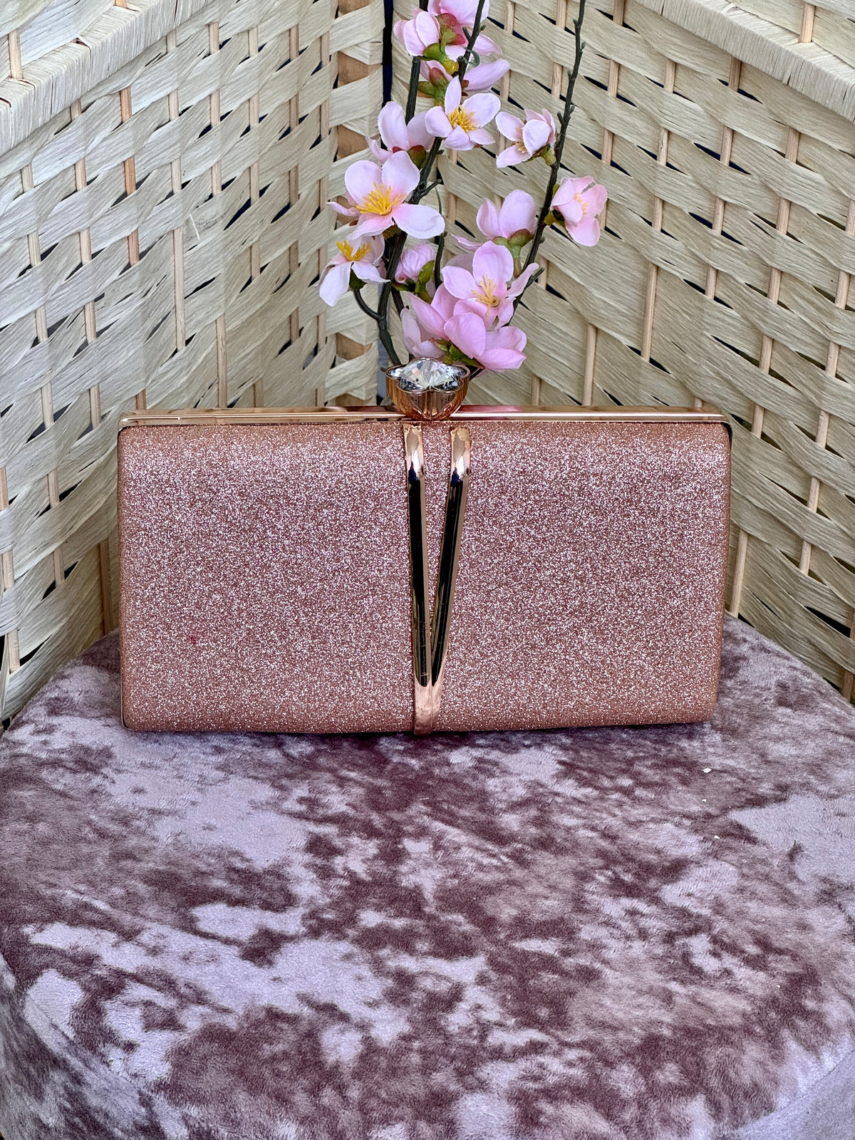 Daisy diamanté clasp clutch