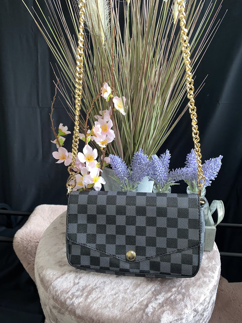 Luciana gold chain bag