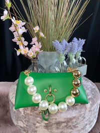 Pearl mini bag with chain